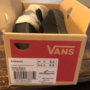 NWT Authentic all black Vans